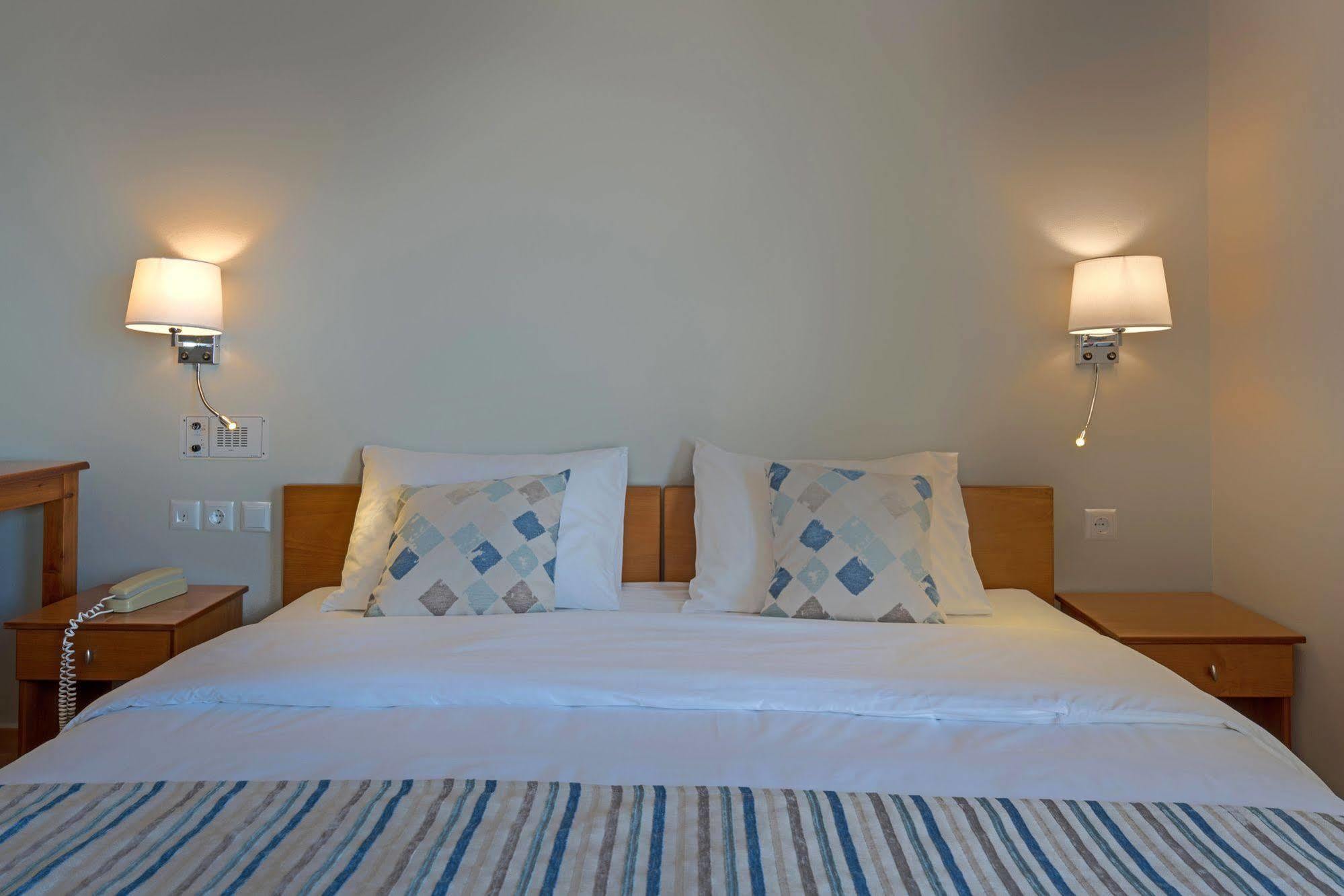 Batis Beach Hotel Rethymno  Екстер'єр фото