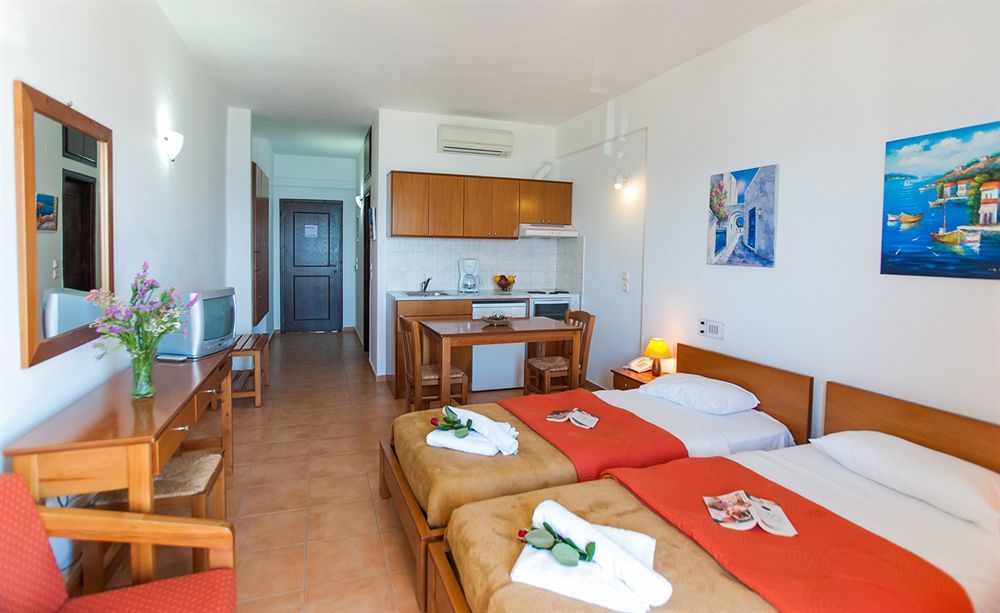 Batis Beach Hotel Rethymno  Екстер'єр фото